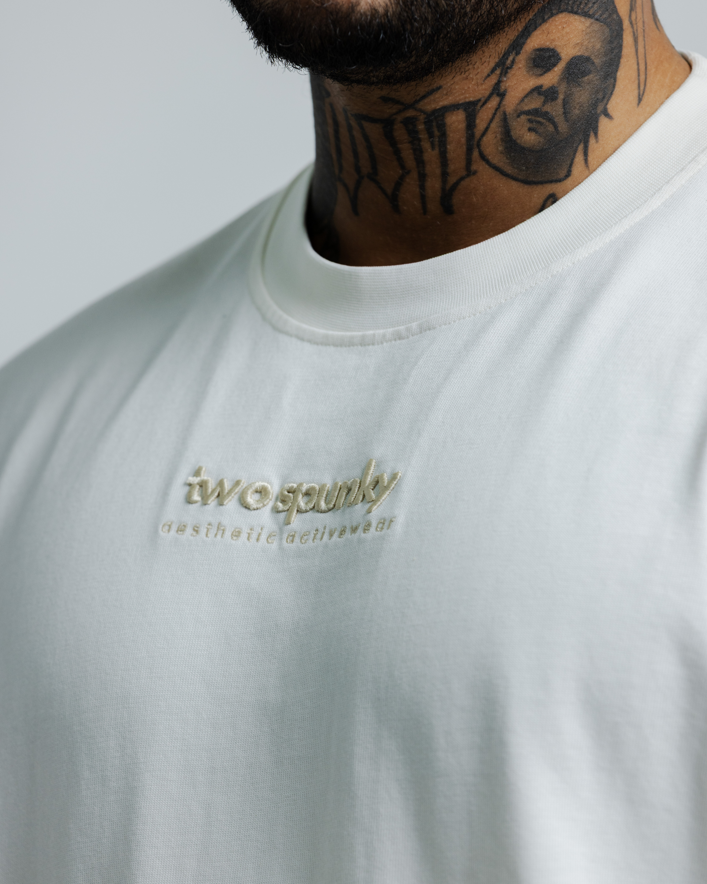 03/ Le T-Shirt Off-White. Two Spunky