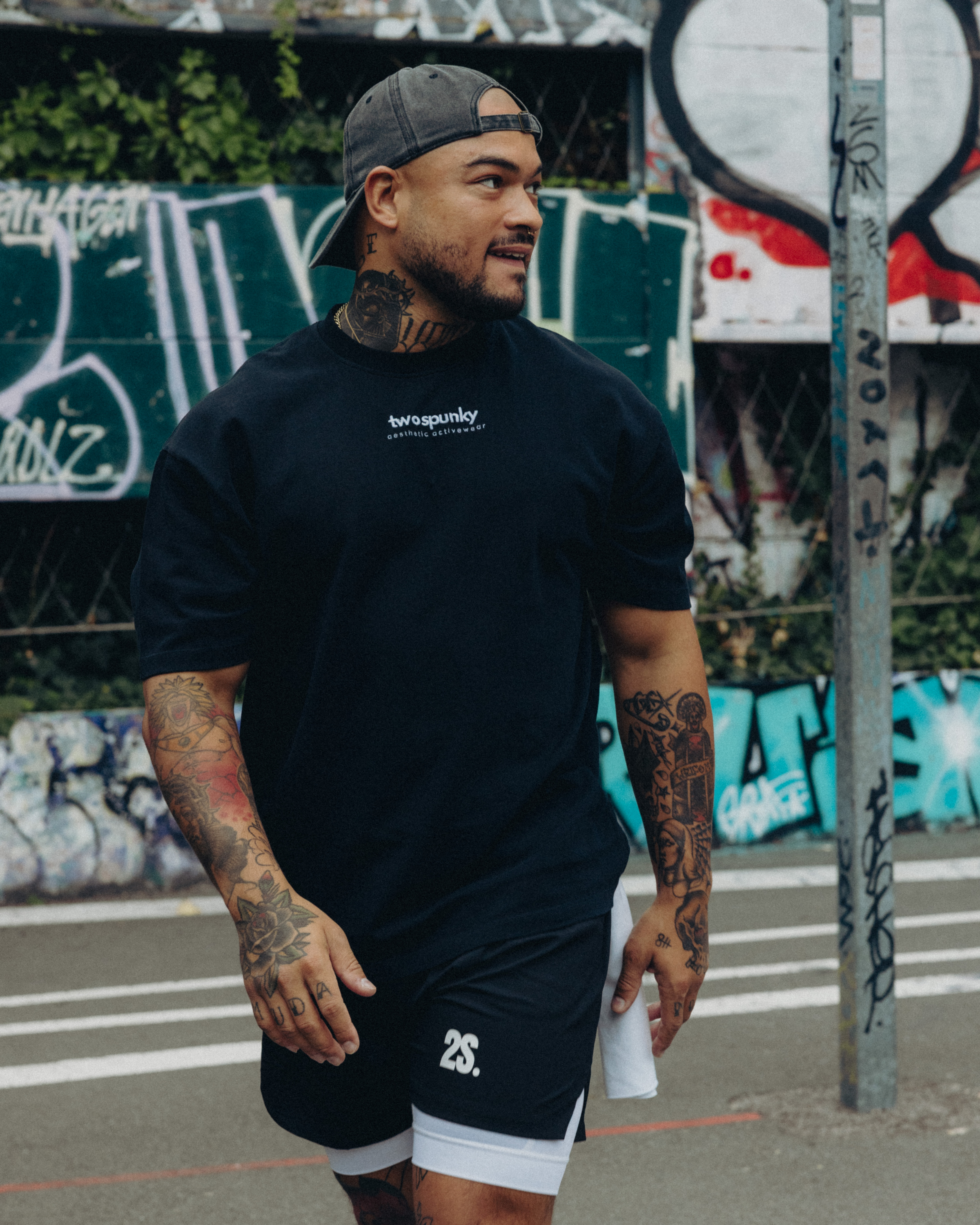 04/ Le T-Shirt. 300 - Black Two Spunky
